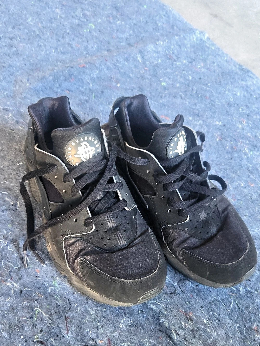 Nike Air Huarache Triple Black Sneakers